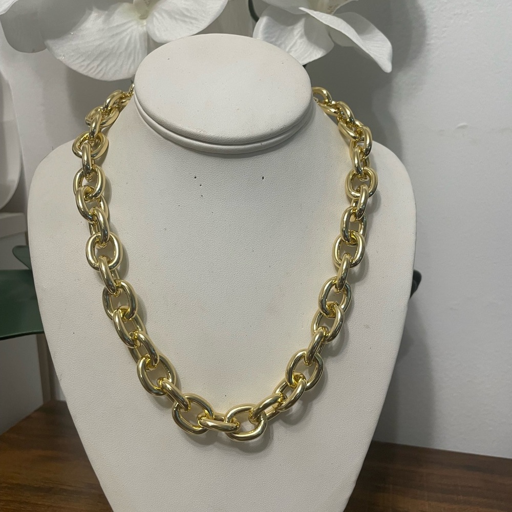 NECKLACE - Picture 2 of 11